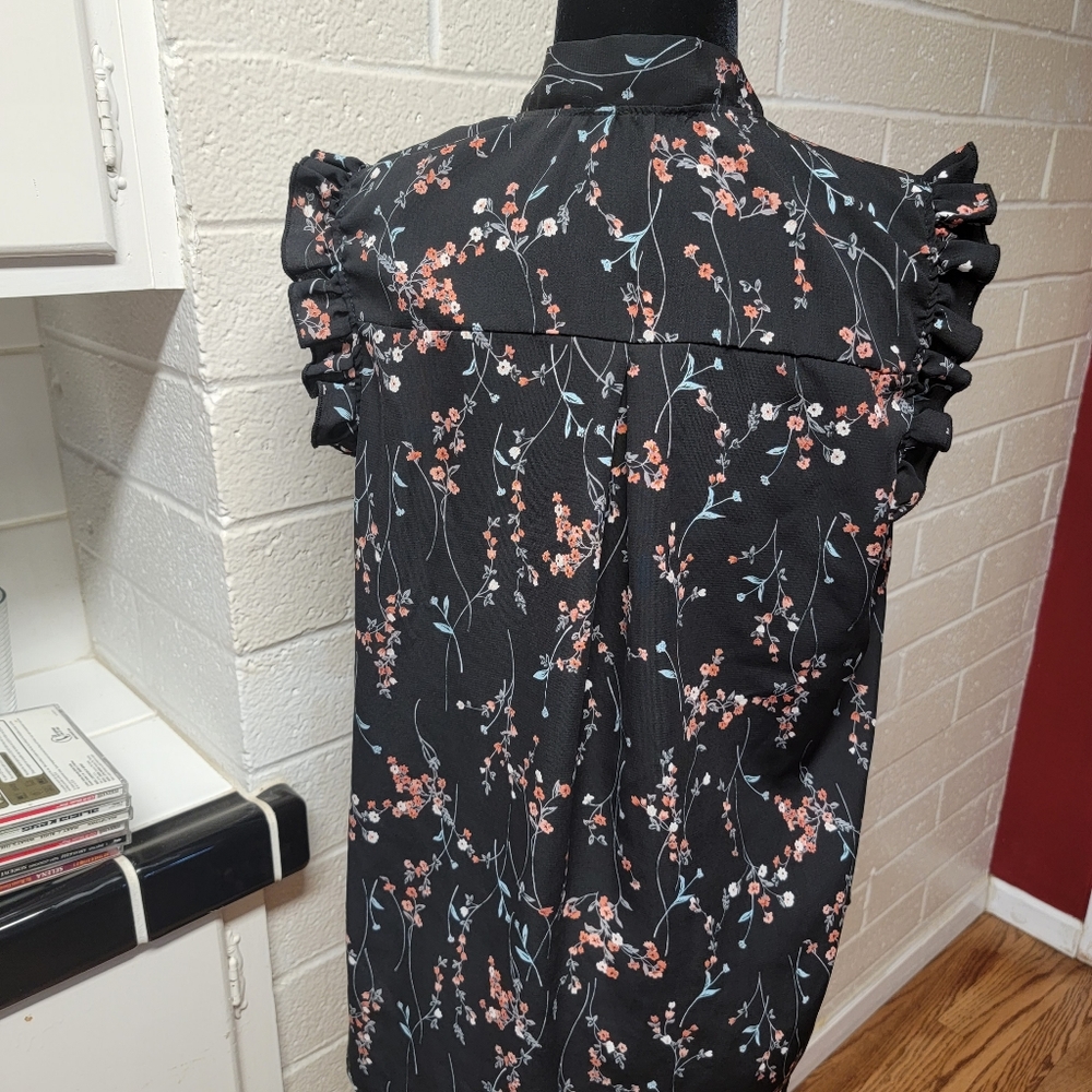 Trendy JS Blouse - Picture 7 of 8